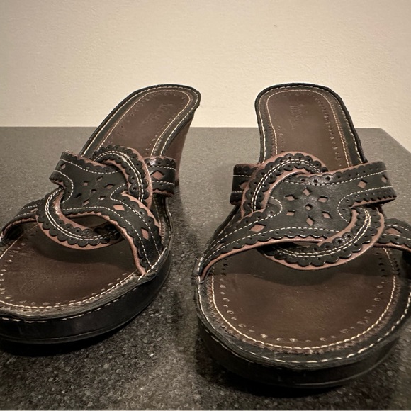 Indigo by Clarks Woman’s Slides Brown slip on Sandals 8 - Picture 4 of 8